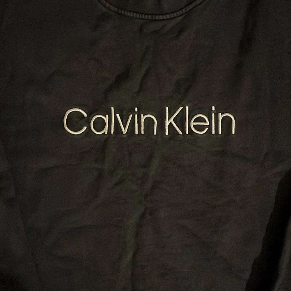 Calvin Klein Crewneck - Picture 2 of 3
